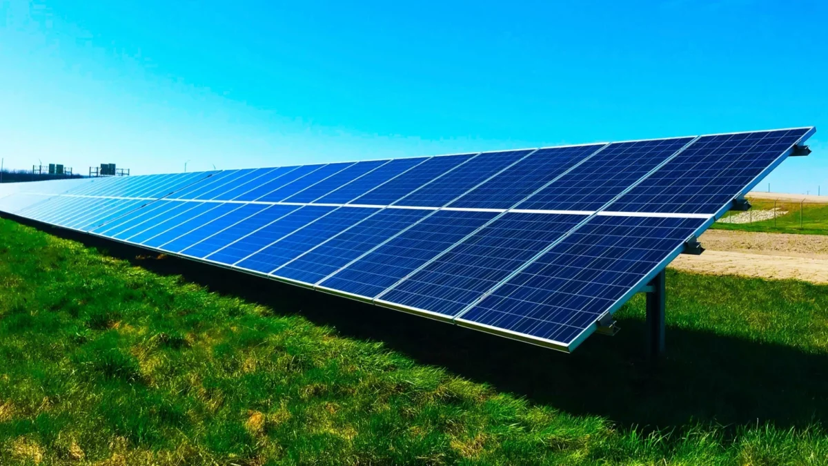 Le Photovoltaïque en France : Un Secteur en Pleine Croissance qui Recrute !